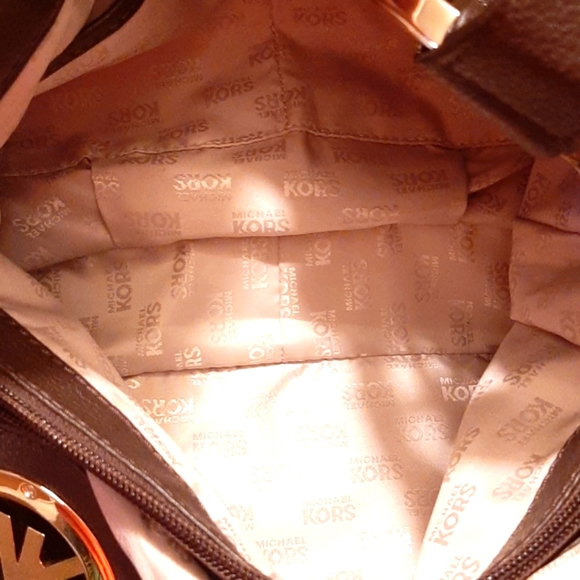 Michael Kors  handbag. Smoke free home - Picture 6 of 7